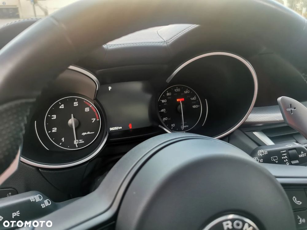 Alfa Romeo Stelvio 2.0 Turbo 16V AT8-Q4 Veloce Ti - 11