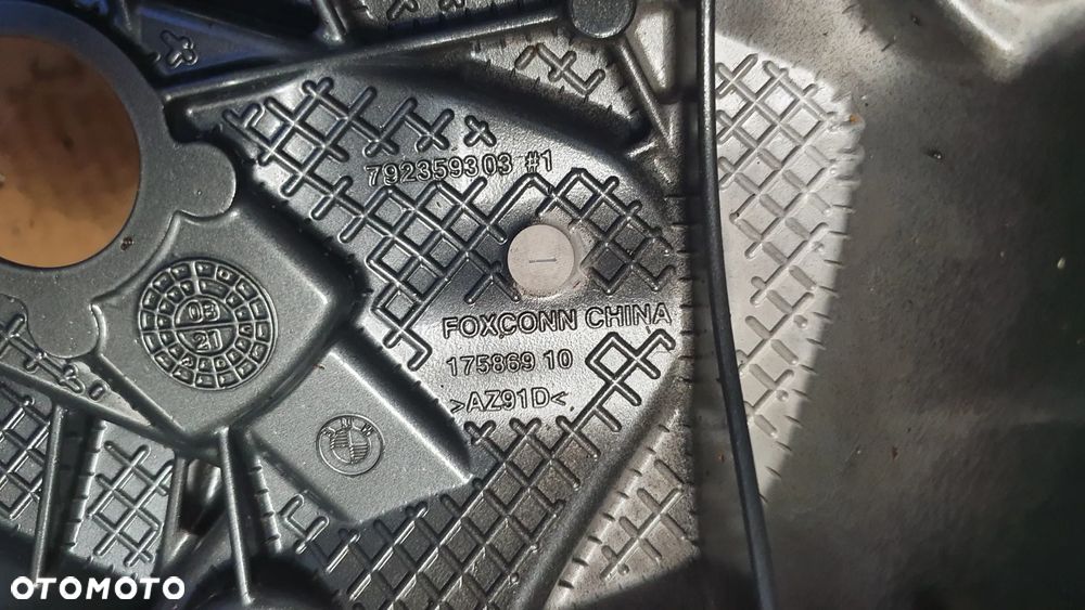 POKRYWA SILNIKA BMW R1250GS prawy  OEM 7923594 - 4