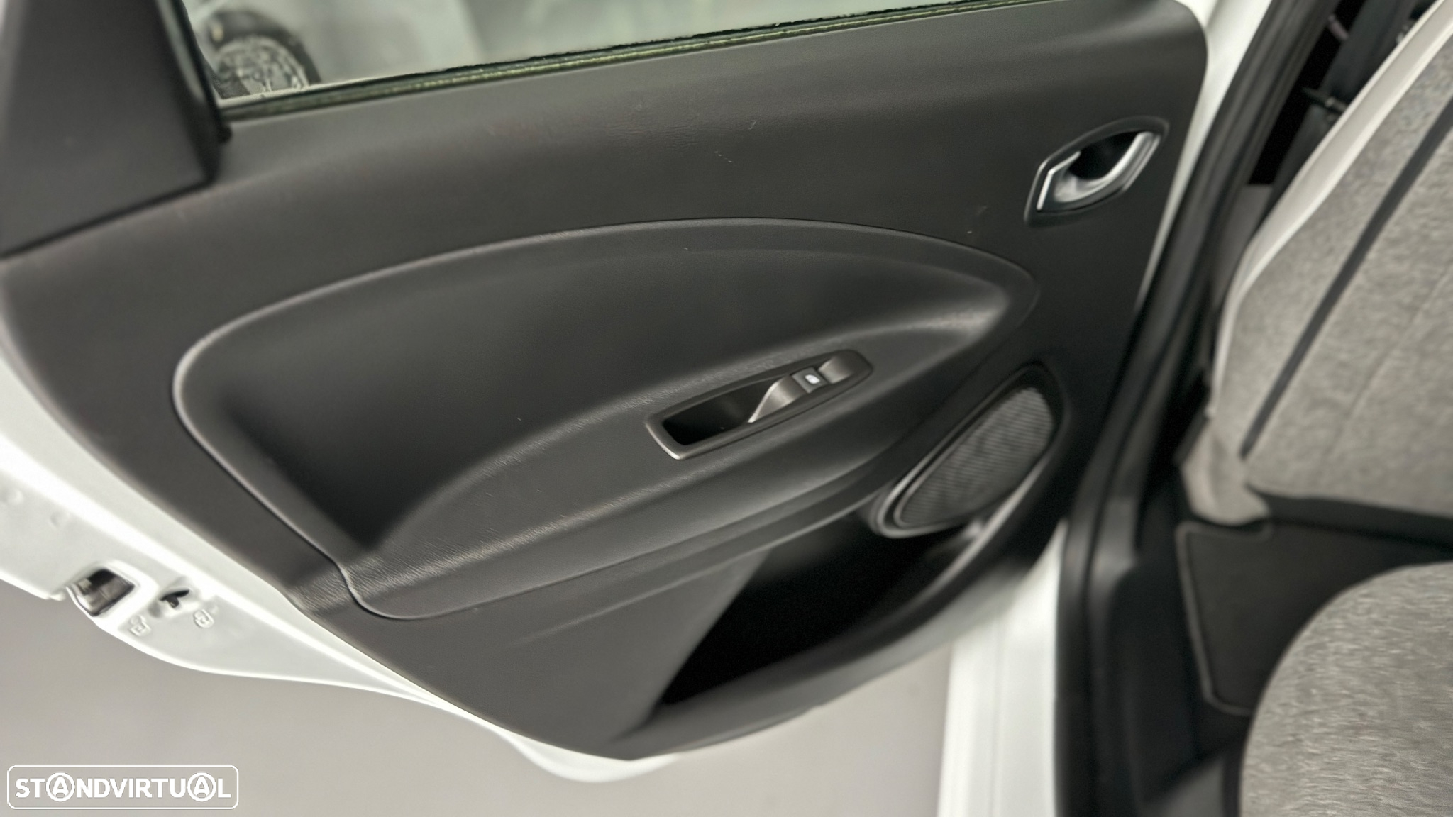 Renault Zoe (c/ Bateria) Intens 50 - 23