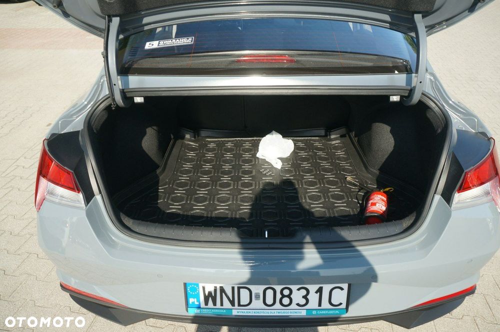 Hyundai Elantra 1.6 Modern CVT - 32