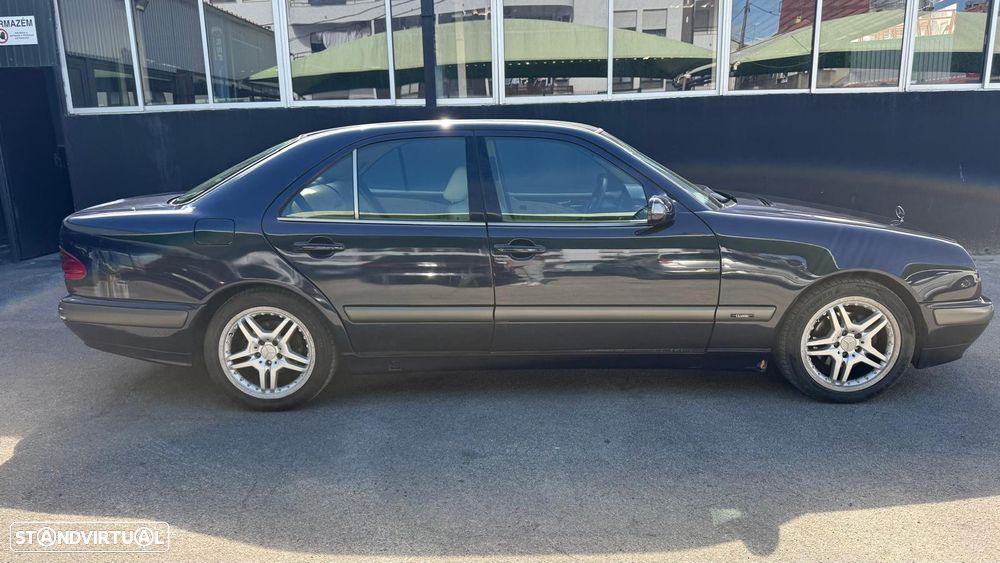 Mercedes-Benz E 220 - 4
