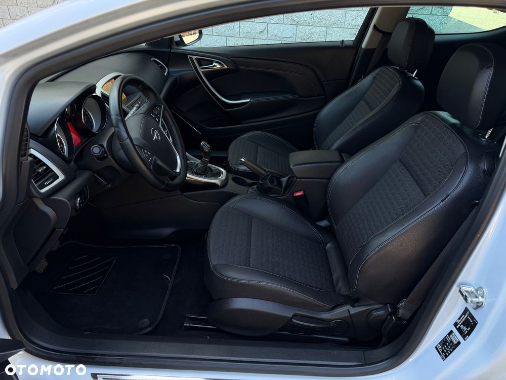 Opel Astra 1.4 Turbo - 12