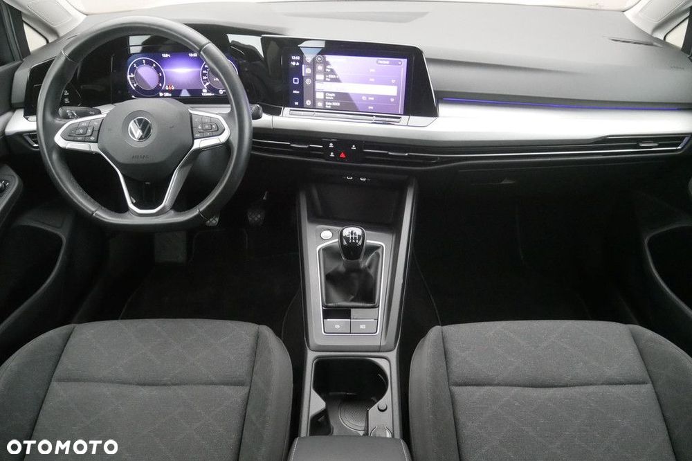 Volkswagen Golf - 8