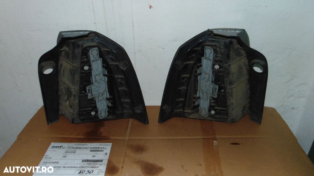 Stopuri stanga-dreapta Opel Zafira B an 2010 - 8