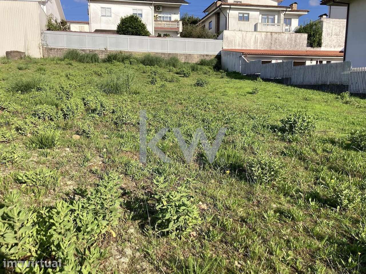 Terreno para Construção para Moradia - Grande imagem: 2/4