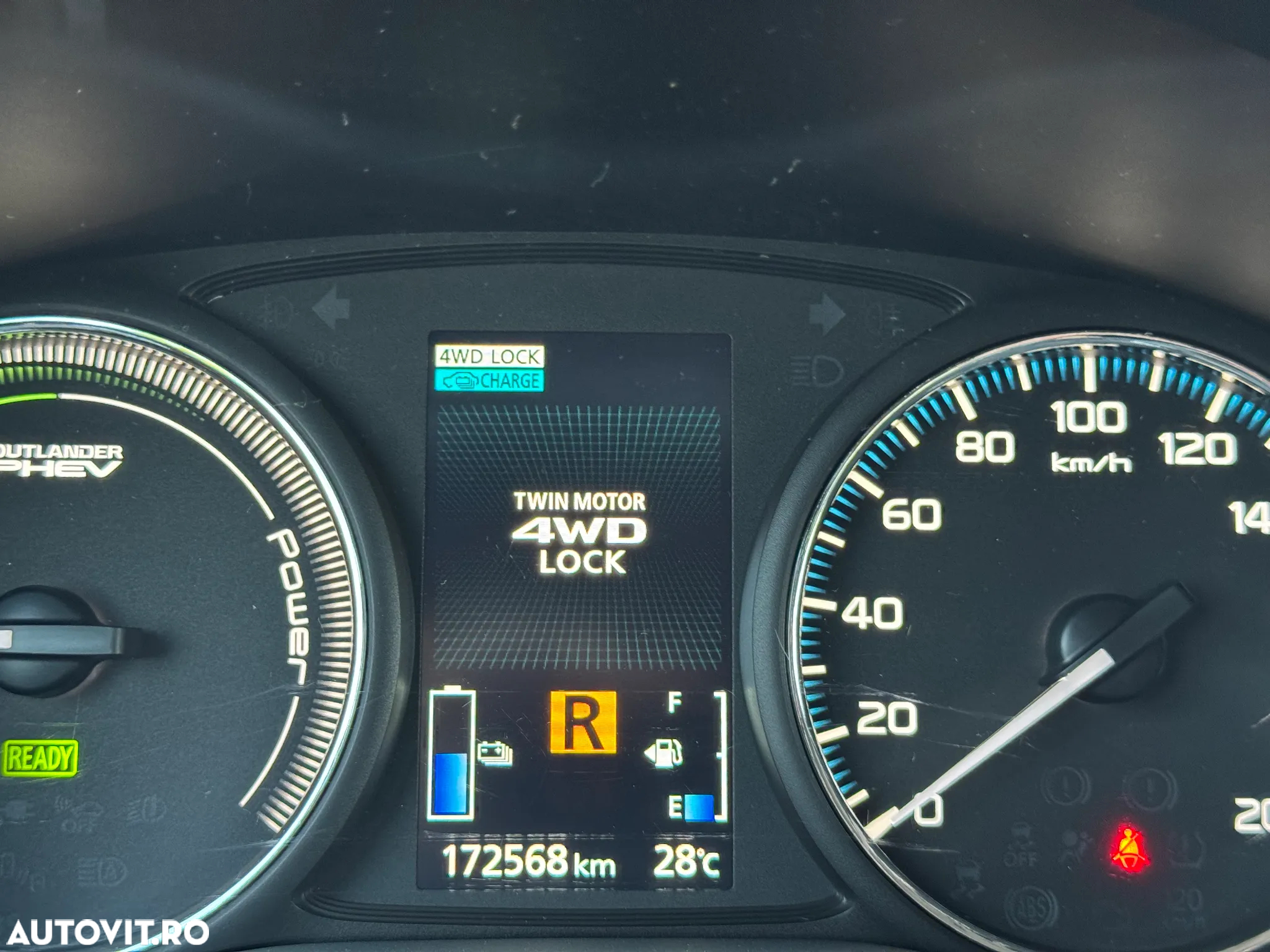 Mitsubishi Outlander 2.0 4WD Plug-In Hybrid - 14