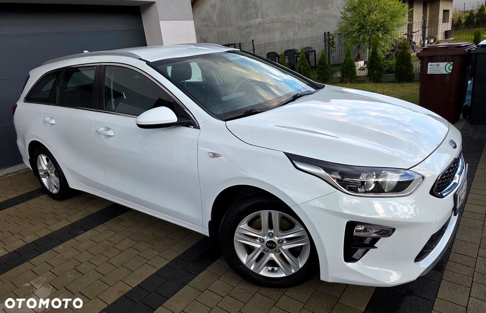 Kia Ceed 1.6 CRDi mHEV M - 6