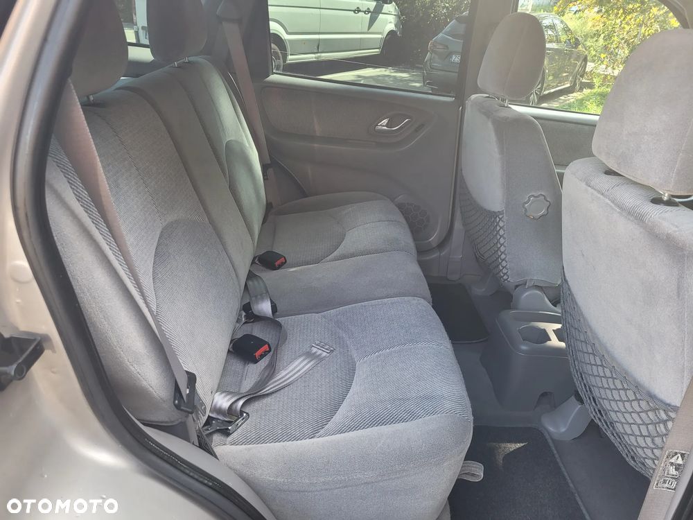 Mazda Tribute 4x4 Comfort - 12