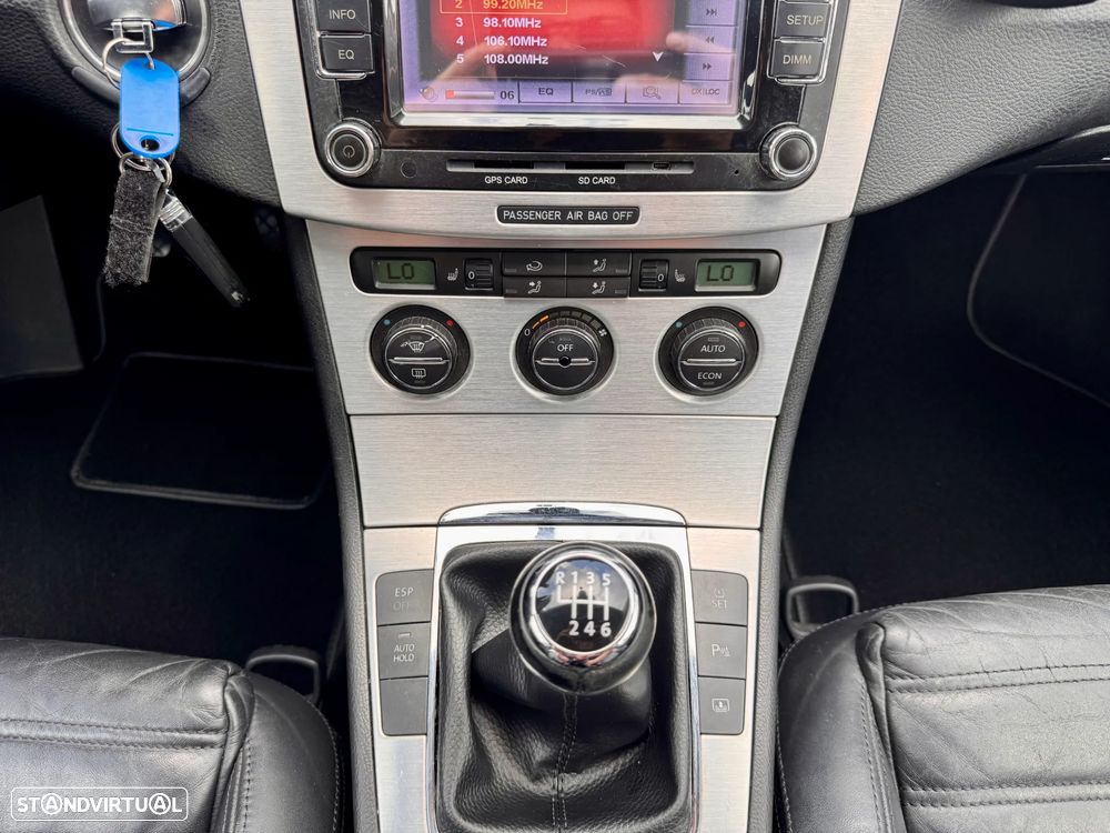 VW Passat 2.0 TDI Highline - 13