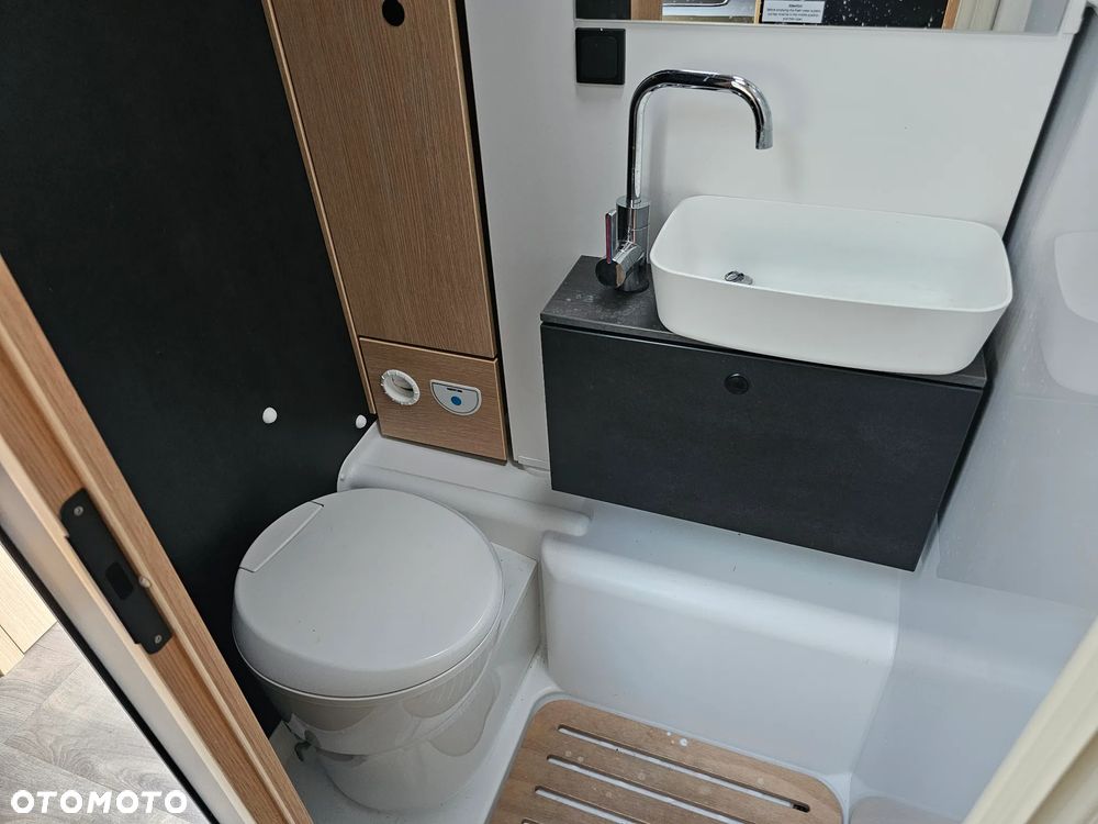 Sunlight CAPRON / HYMER ERIBA T67 Zimowy 4 miejsca do spania - 15