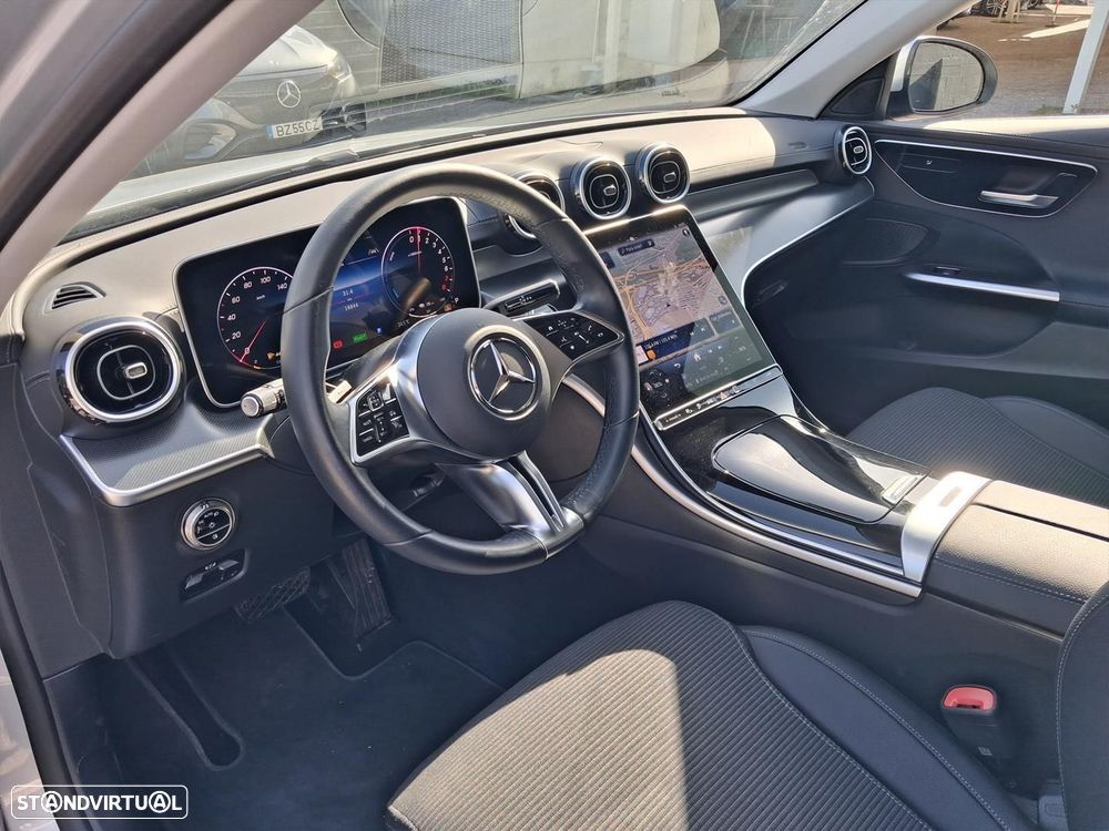 Mercedes-Benz C 300 e Avantgarde — fotografia 10