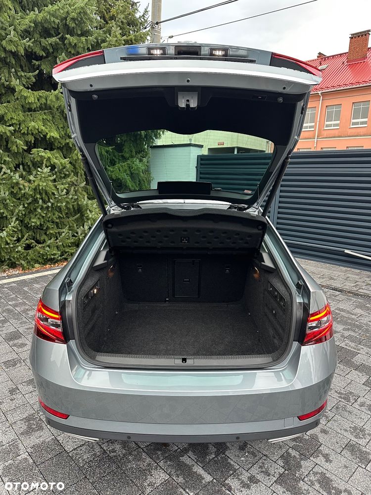 Skoda Superb 2.0 TDI L&K DSG7 - 17