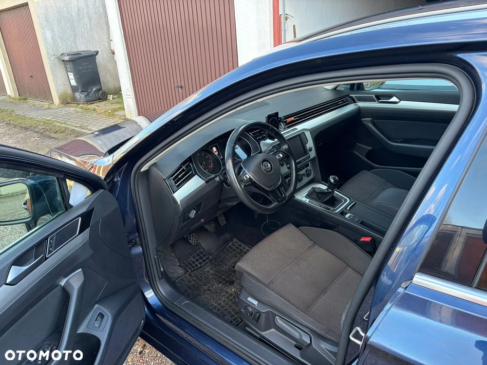 Volkswagen Passat 1.8 TSI BMT Comfortline - 17
