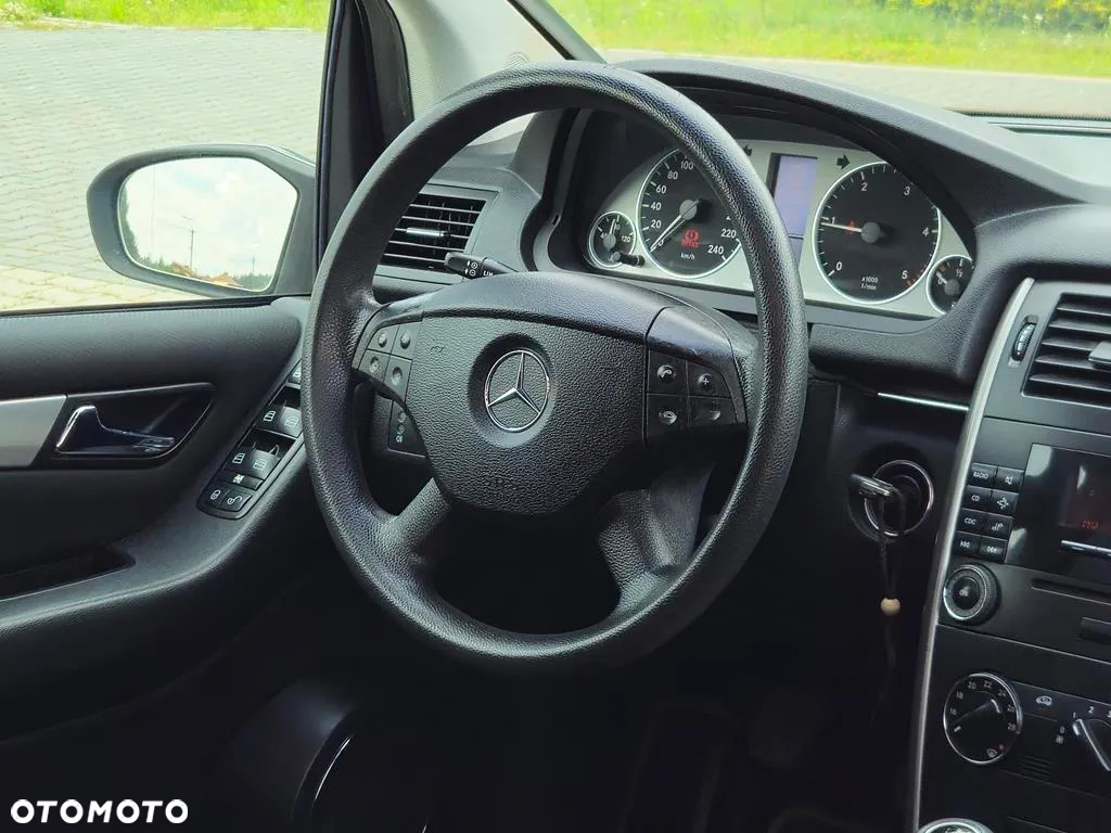 Mercedes-Benz Klasa B 180 CDI DPF Special Edition - 24