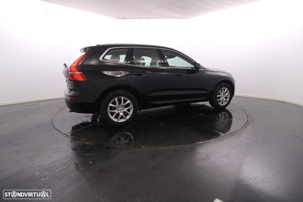 Volvo XC 60 2.0 D4 Momentum Geartronic - 8