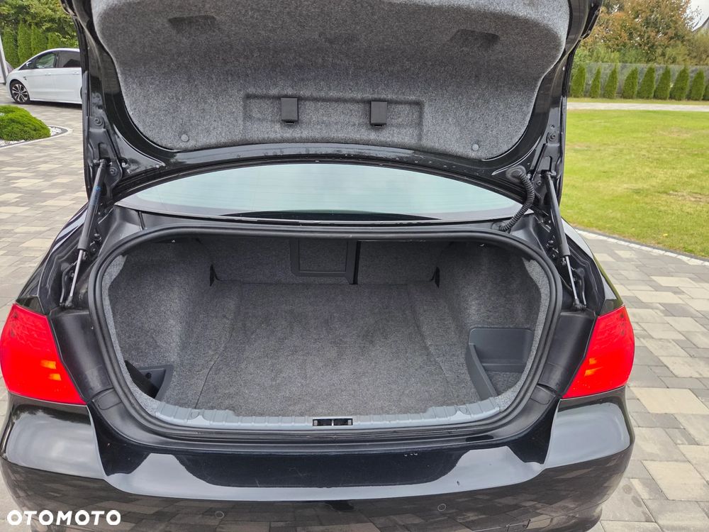BMW Seria 3 318d DPF Edition Exclusive - 24