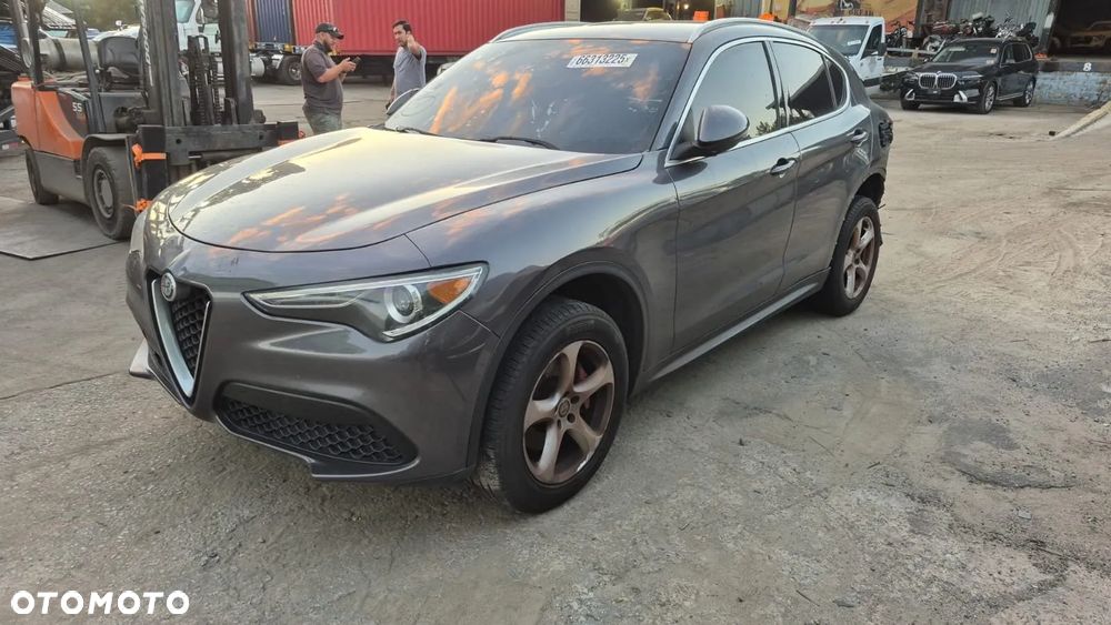Alfa Romeo Stelvio 2.0 Turbo 16V AT8-Q4 Sprint - 2
