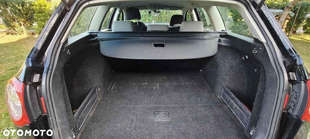 Volkswagen Passat 2.0 TDI Comfortline - 8