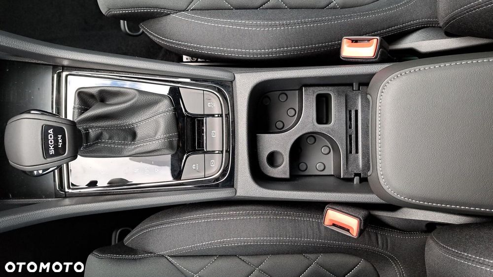 Skoda Karoq 1.5 TSI ACT Selection DSG - 23