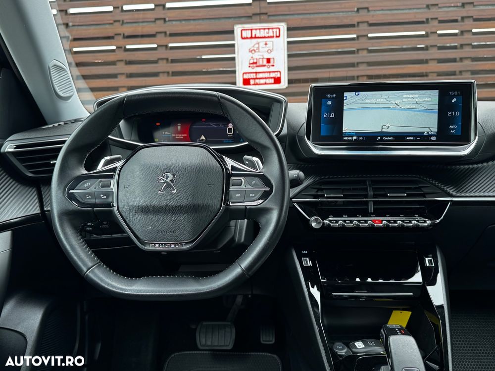 Peugeot 2008 BlueHDi 130 EAT8 Allure Pack - 17