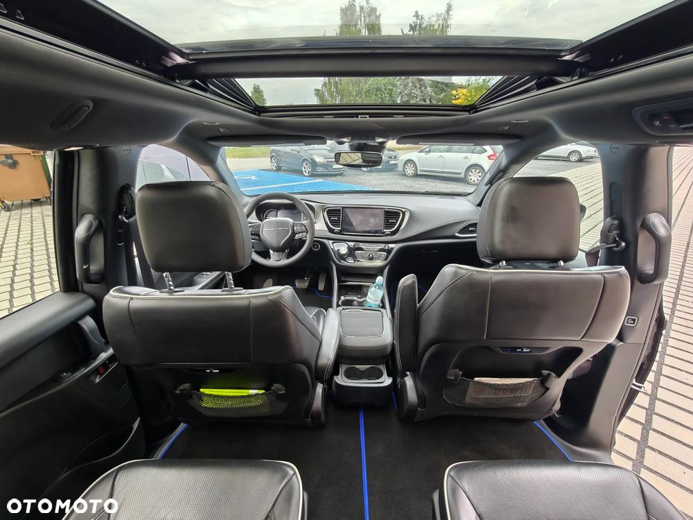 Chrysler Pacifica - 7