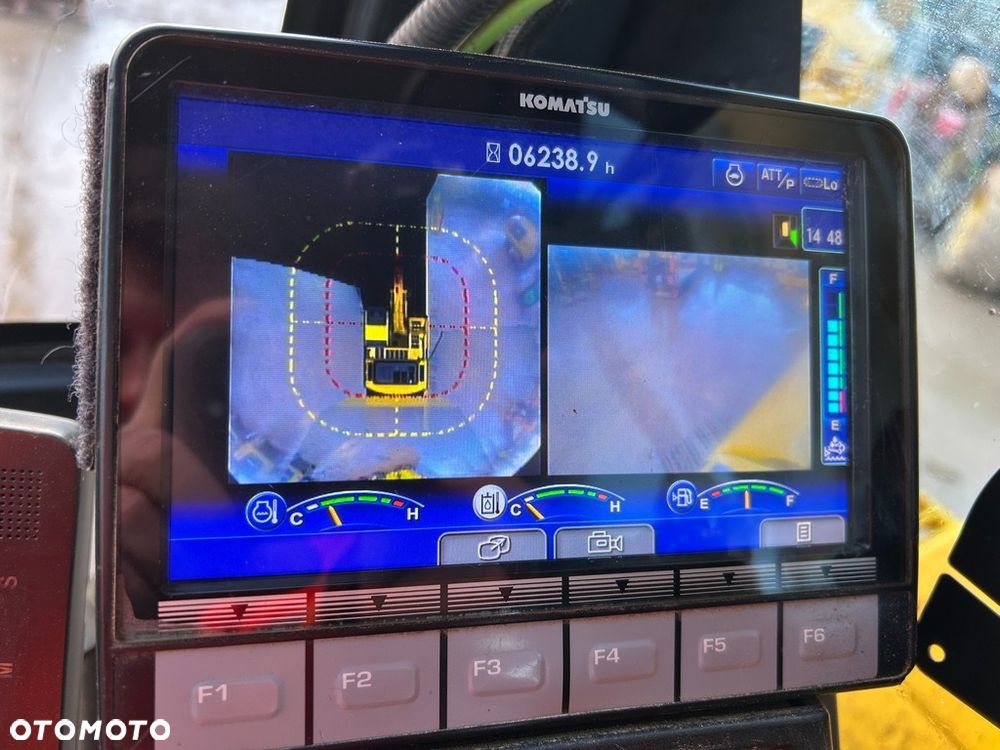 Komatsu PC240 - 5