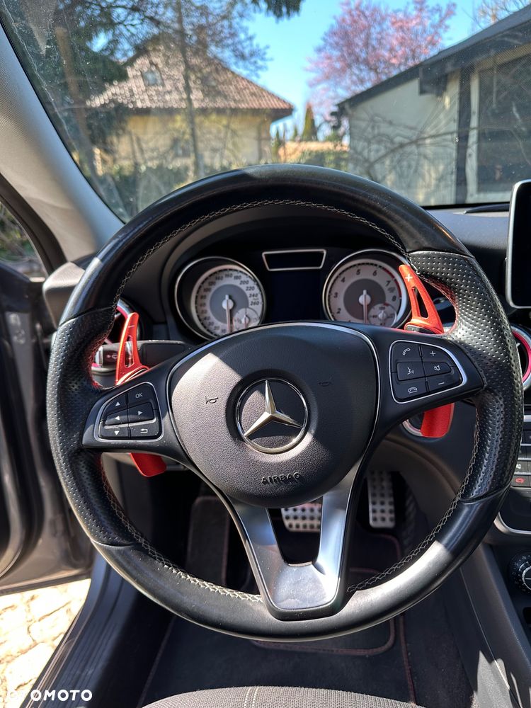 Mercedes-Benz CLA 250 7G-DCT AMG Line - 14