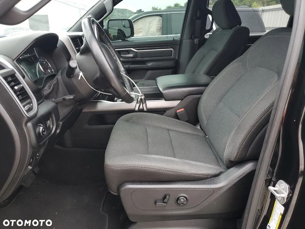 RAM 1500 5.7 Crew Cab Bighorn - 8