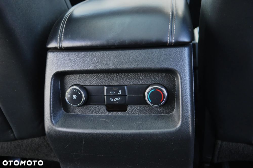 Ford S-Max - 31