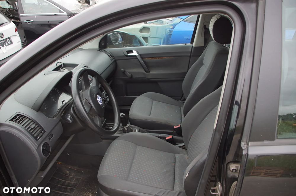Auto na części - Volkswagen Polo IV 9N 1.2 6V 54 KM AWY GER L041 2002R Silnik Skrzynia Klapa Maska Błotnik Drzwi Szyba Sterownik Moduł Licznik Deska Kokpit Kierownica - 10
