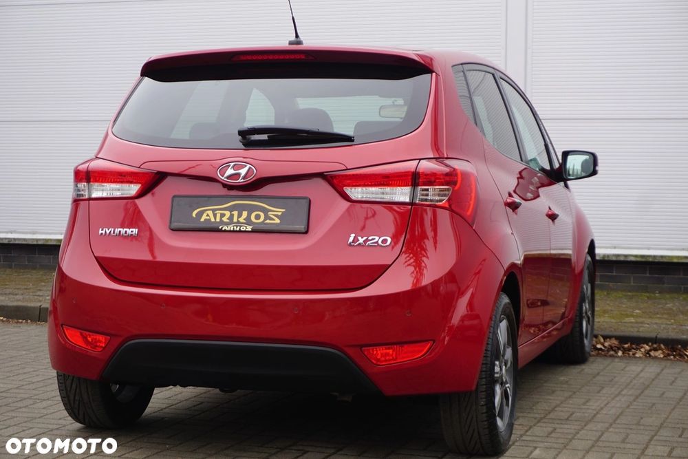 Hyundai ix20 1.4 Premium blue - 14
