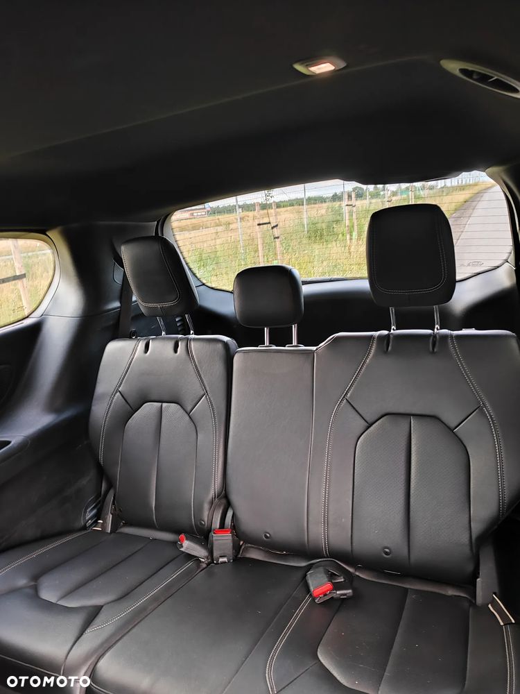 Chrysler Pacifica - 25