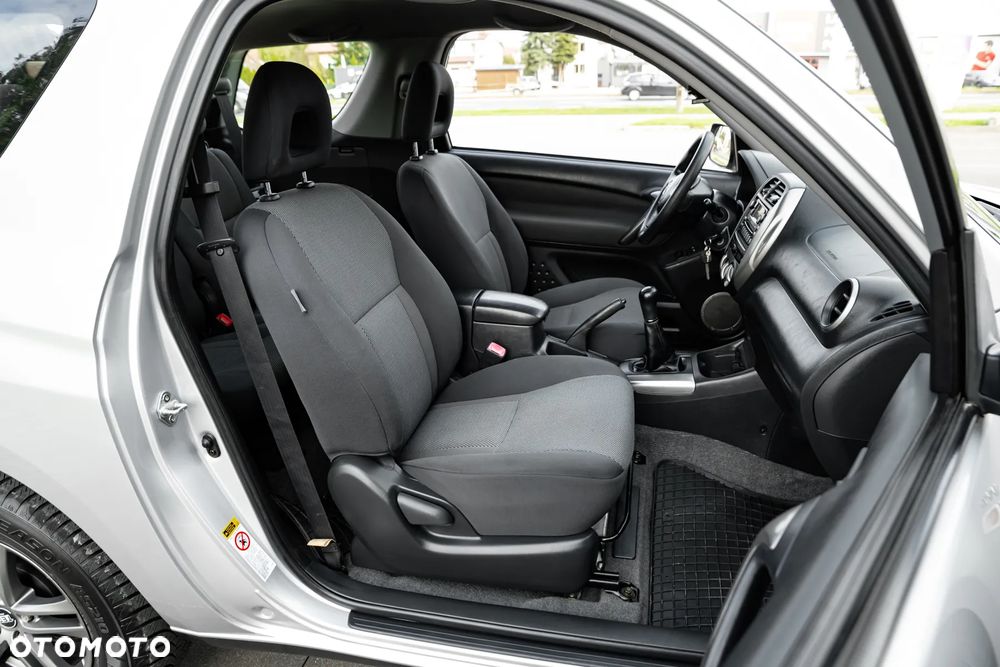 Toyota RAV4 1.8 VVT-i Luna 2WD - 18