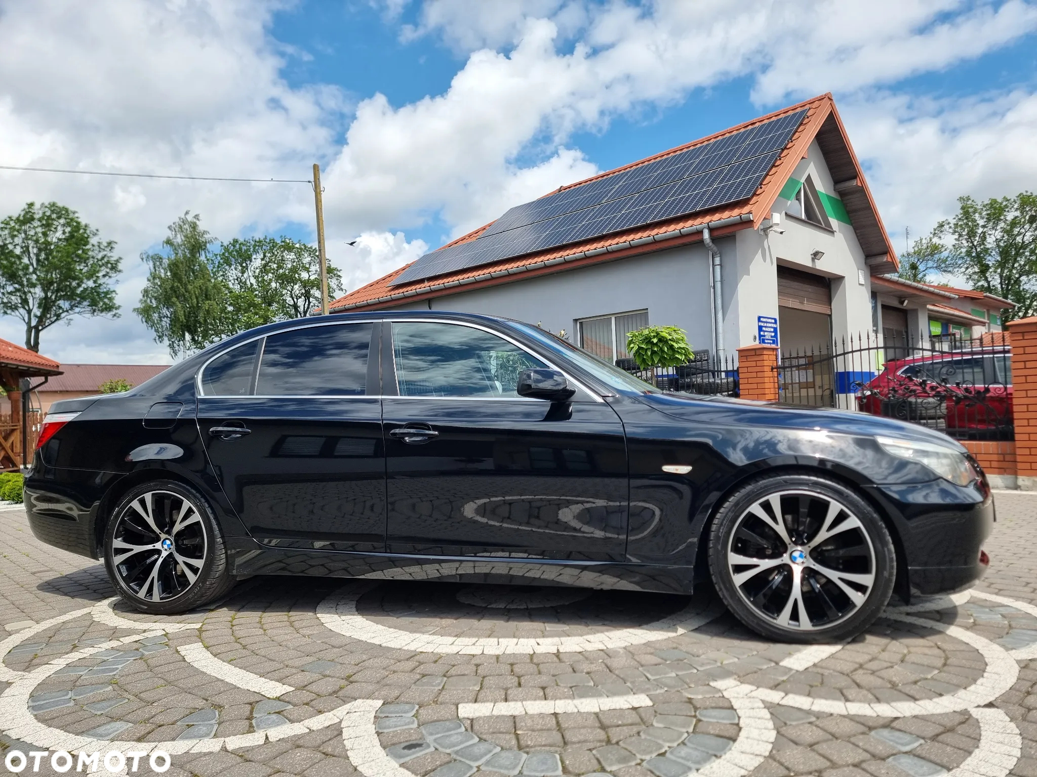 BMW Seria 5 520i - 32