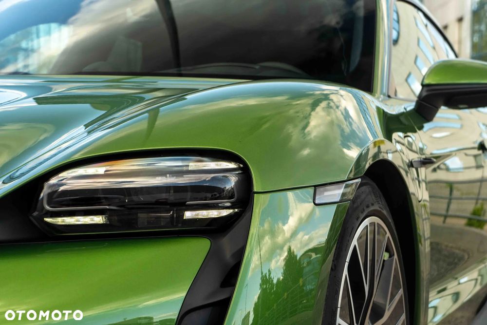 Porsche Taycan - 3