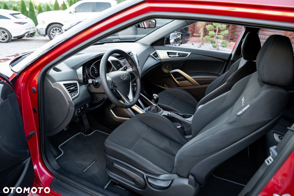 Hyundai Veloster 1.6 Premium - 18