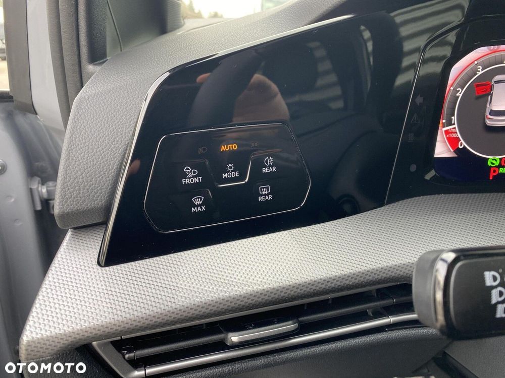 Volkswagen Golf - 30