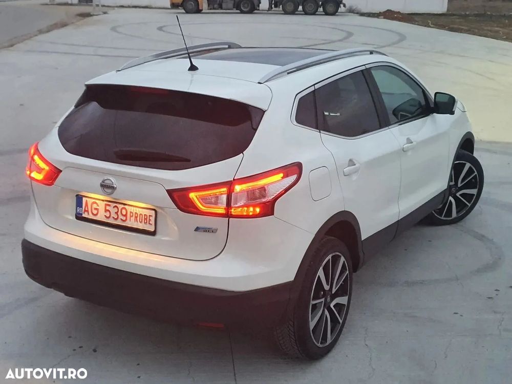 Nissan Qashqai 1.6 DCI Xtronic TEKNA+ - 3