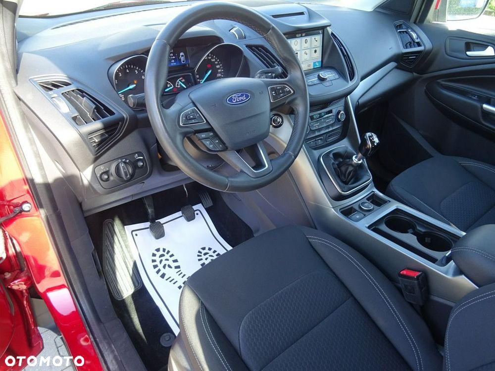 Ford Kuga 1.5 EcoBoost 2x4 Titanium - 10