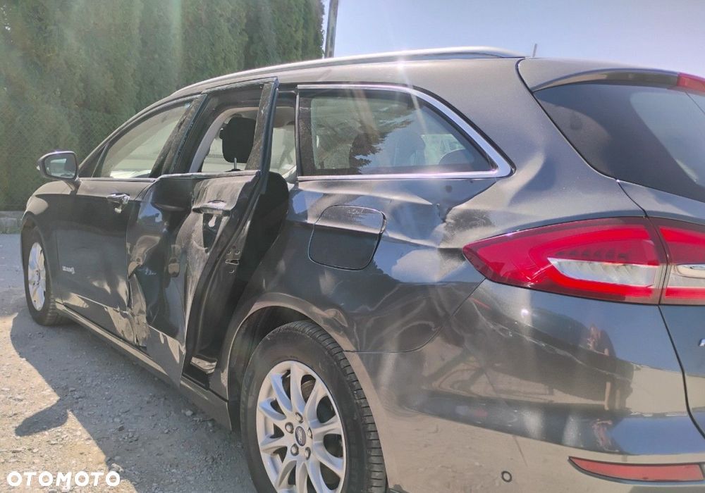 Ford Mondeo - 31