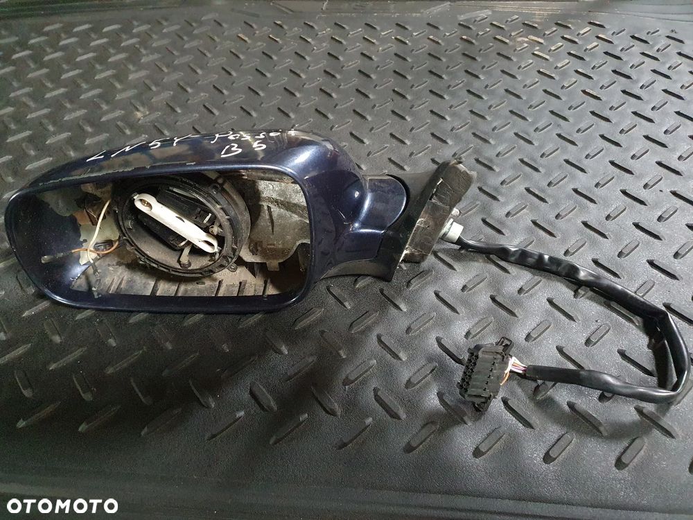 VW PASSAT B5 LUSTERKO LEWE ELEKTRYCZNE 5PIN E1020479 3B0857933 LN5Y - 1