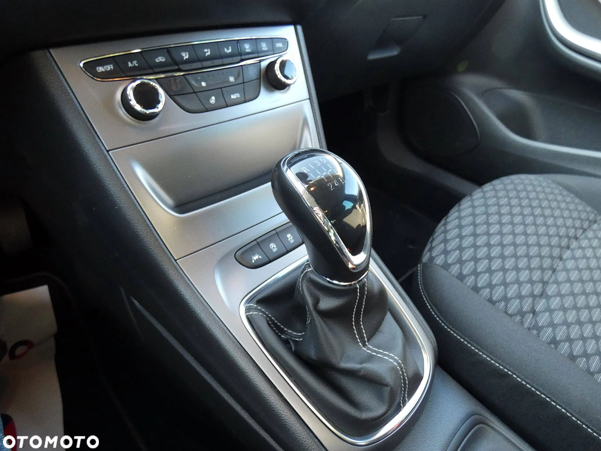 Opel Astra V 1.4 T Dynamic S&S - 5