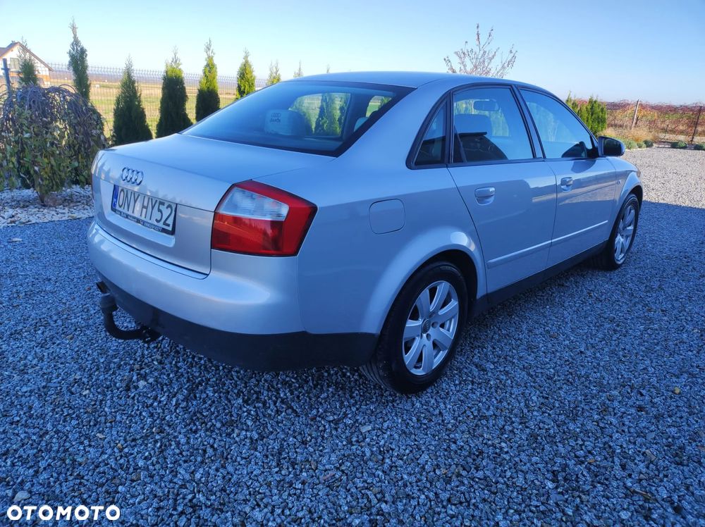 Audi A4 Limousine - 4