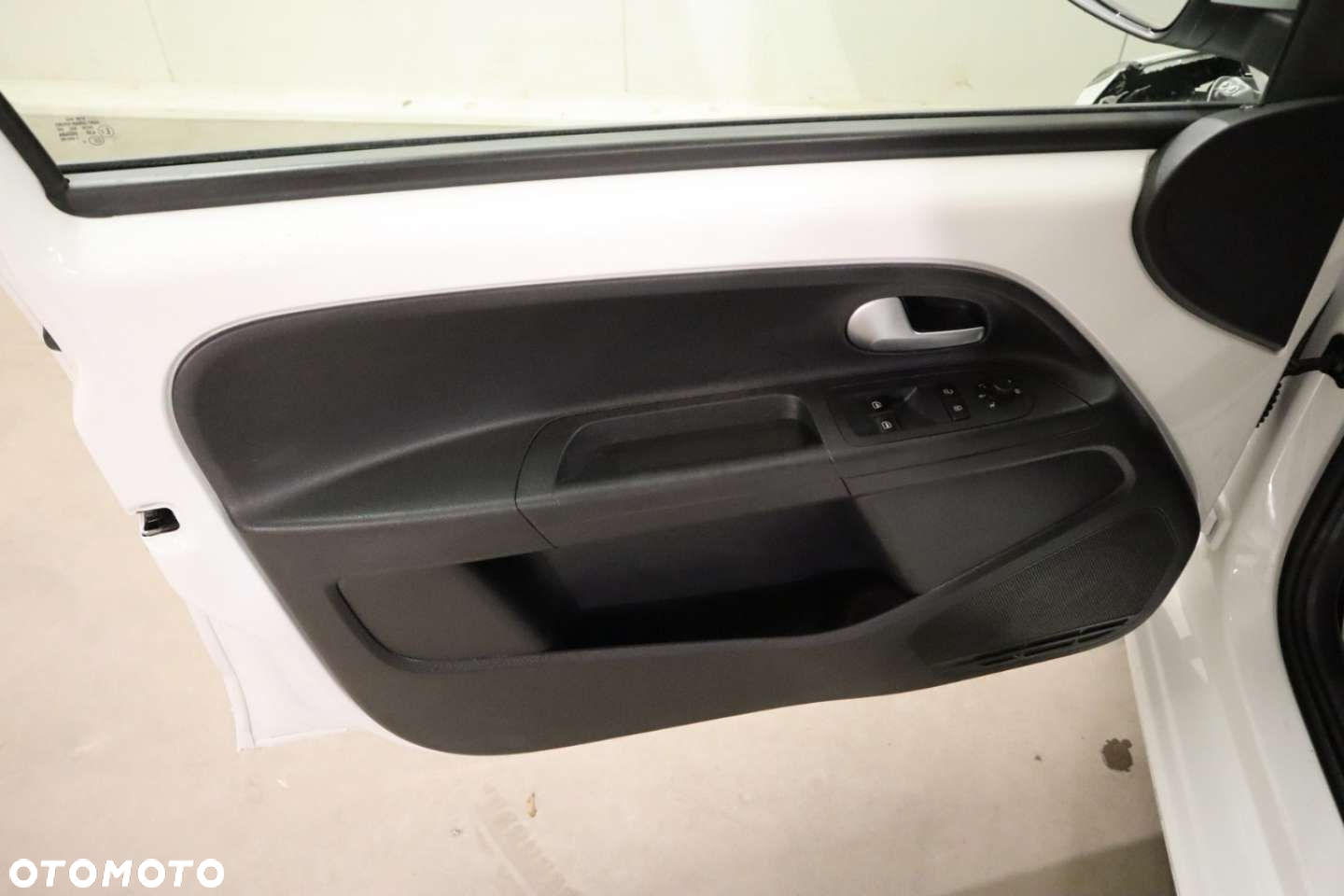 Volkswagen up! e-up - 16