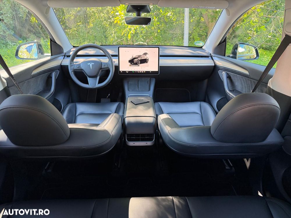 Tesla Model Y Long Range Dual Motor AWD - 15