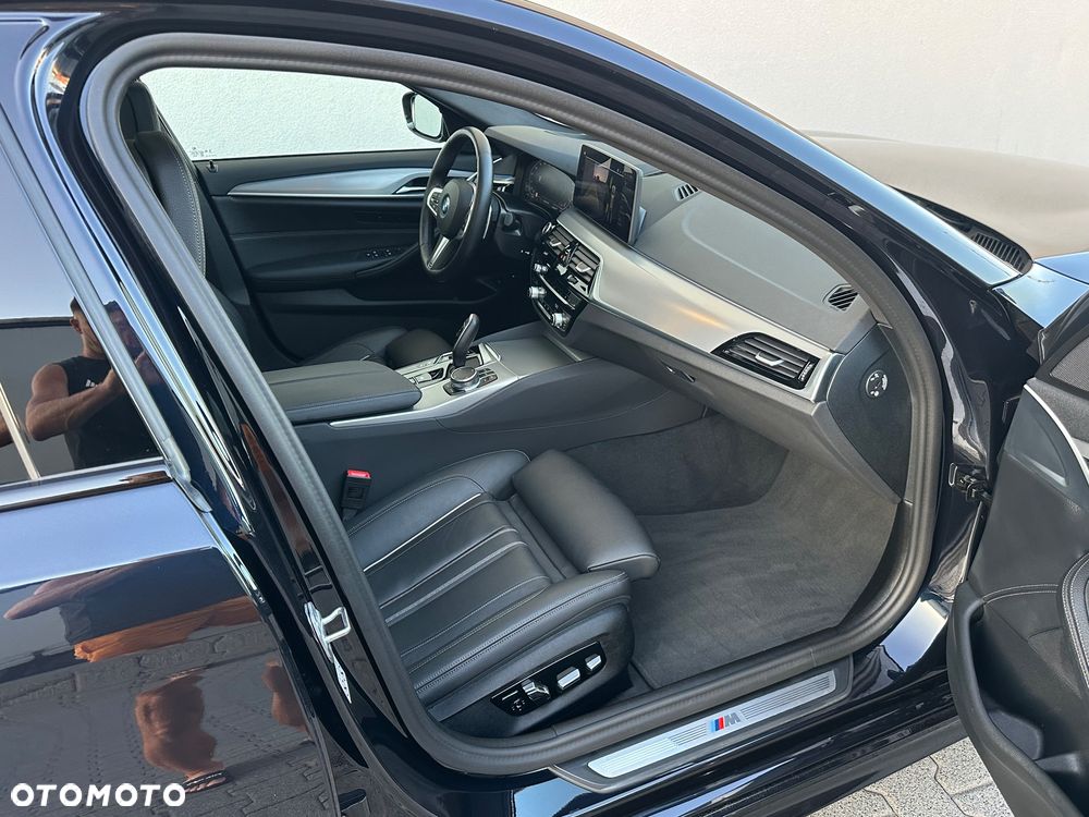 BMW Seria 5 530e xDrive M Sport sport - 23