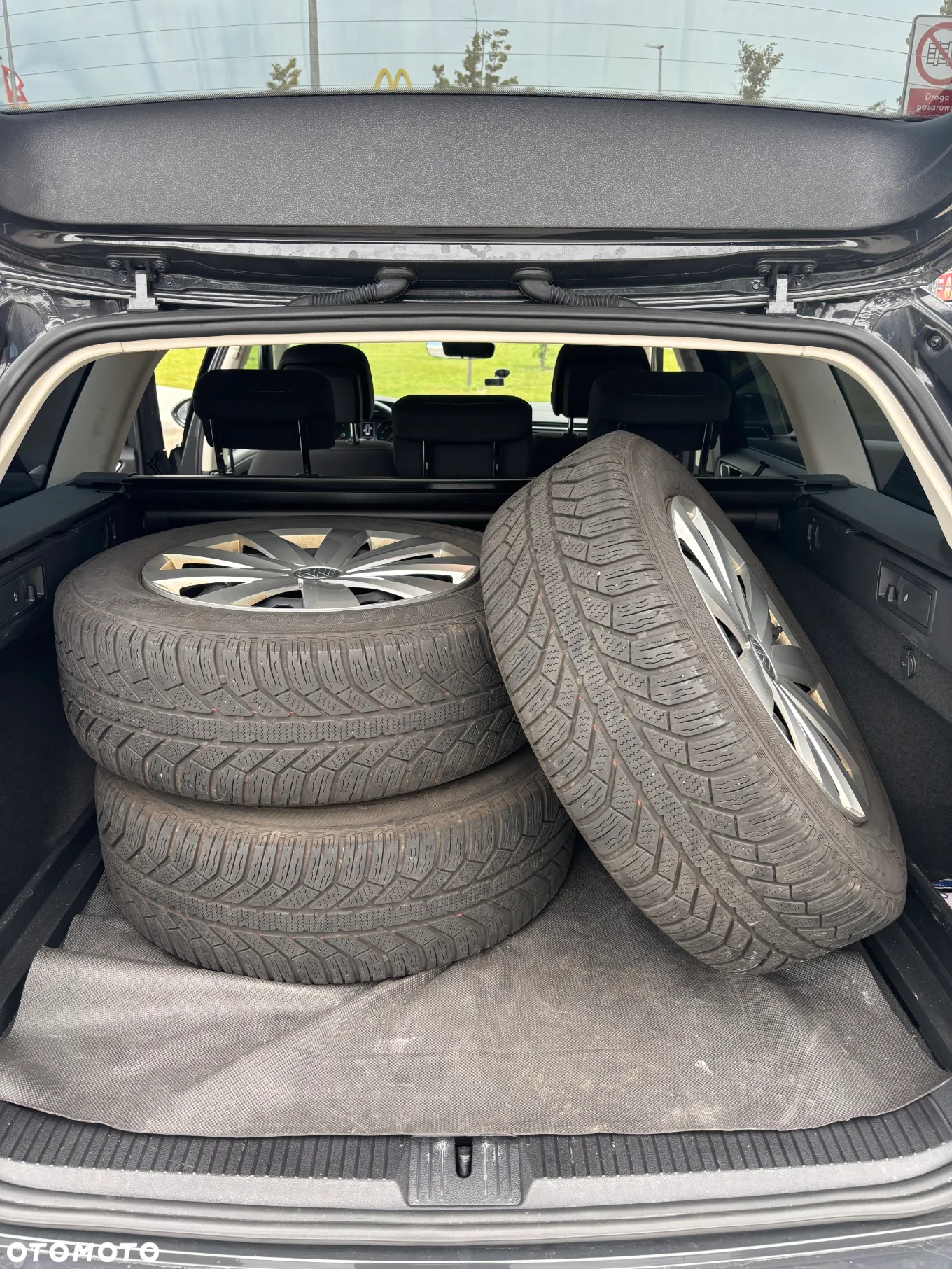 Volkswagen Passat - 17