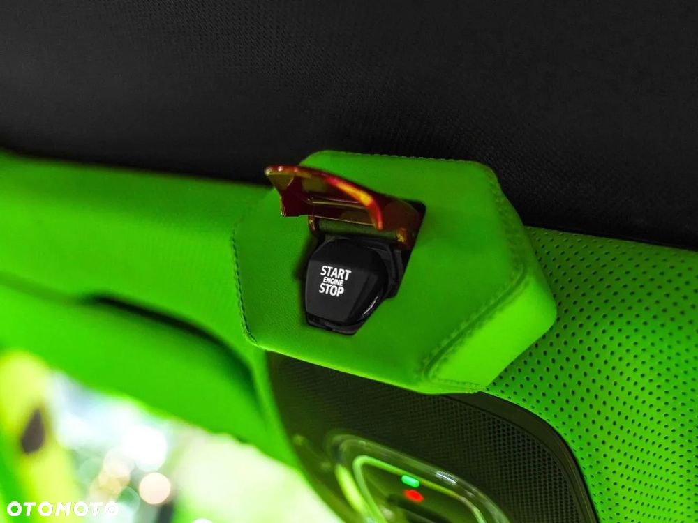 Lamborghini Urus Standard - 15