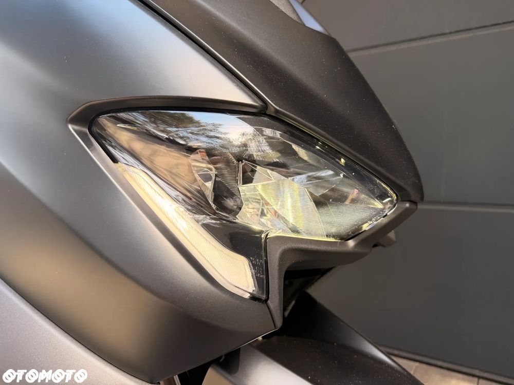 Yamaha Tmax - 33