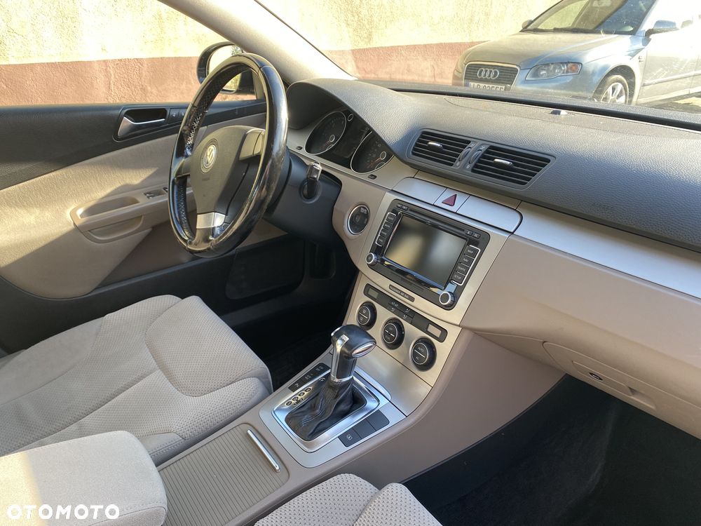 Volkswagen Passat 2.0 TDI Comfortline DSG - 9